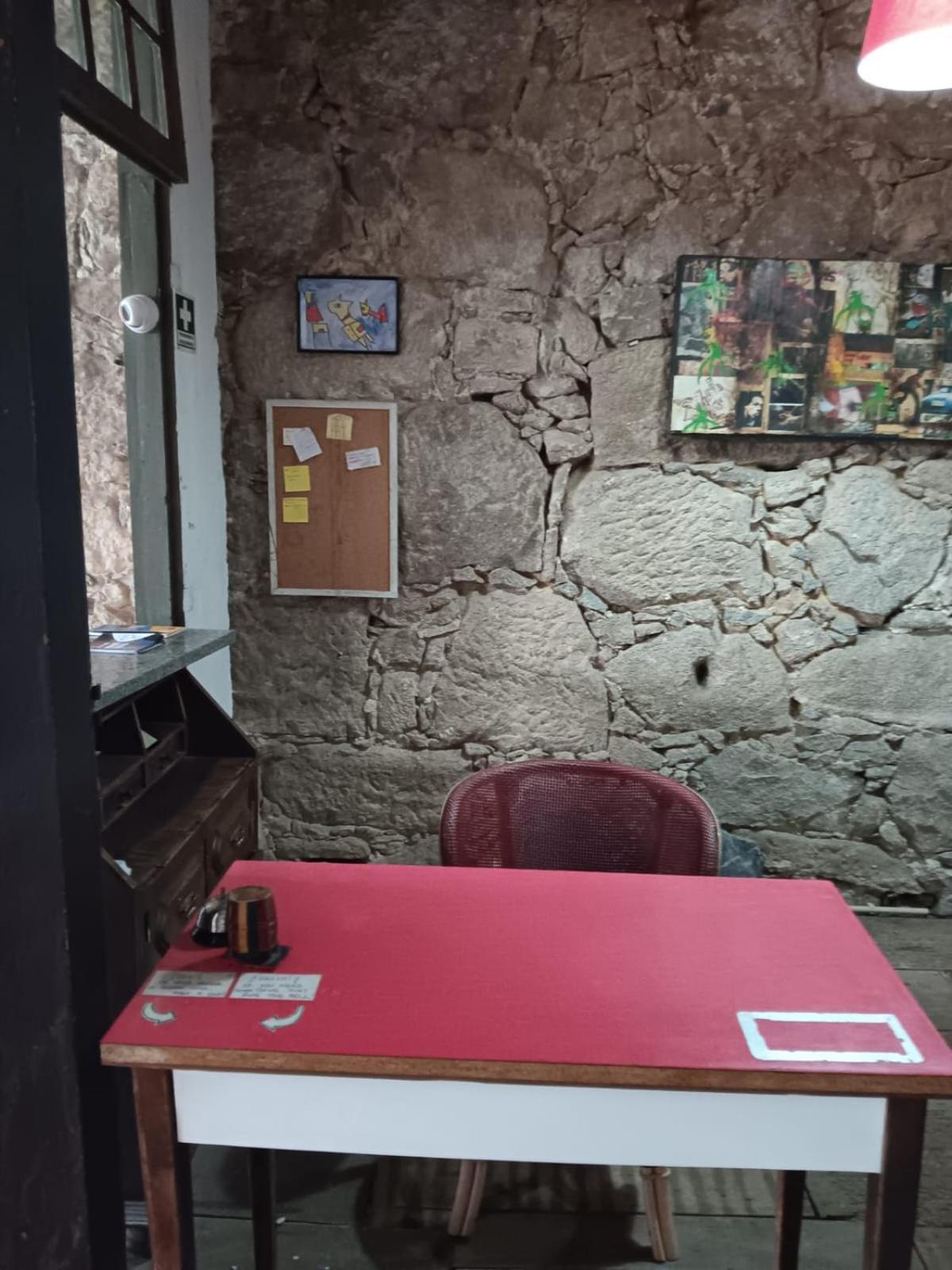 Family Adams House Hostel Брага Екстер'єр фото